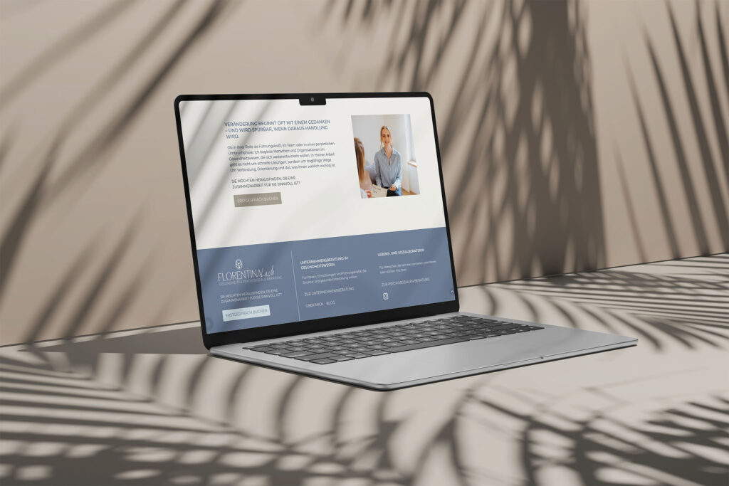 Macbook Webdesign with aesthetic background